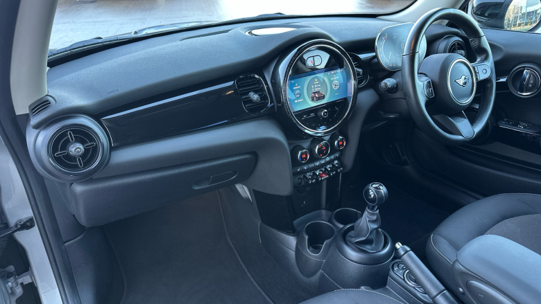 MINI Hatchback 1.5 Cooper Classic Premium 3dr Petrol Hatchback